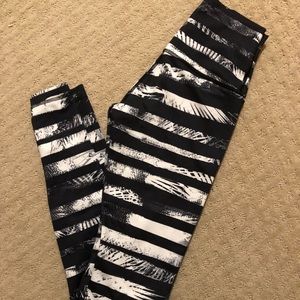 Lululemon high waisted leggings - new without tags